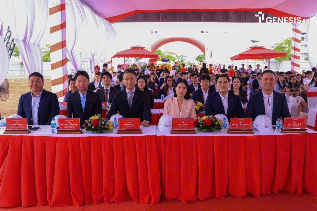 Ban lãnh đạo các tập đoàn tham gia cắt băng tại lễ khởi công TT Genesis