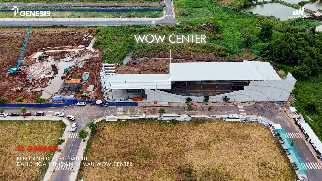 Tiến độ xây dựng khu nhà mẫu Wow Center nằm sát cạnh công trường dự án