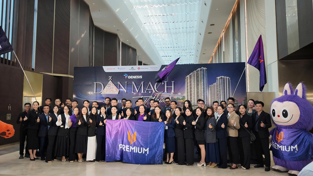 Đoàn chiến binh kinh doanh check-in tại photobooth Dẫn Mạch Tri Thức