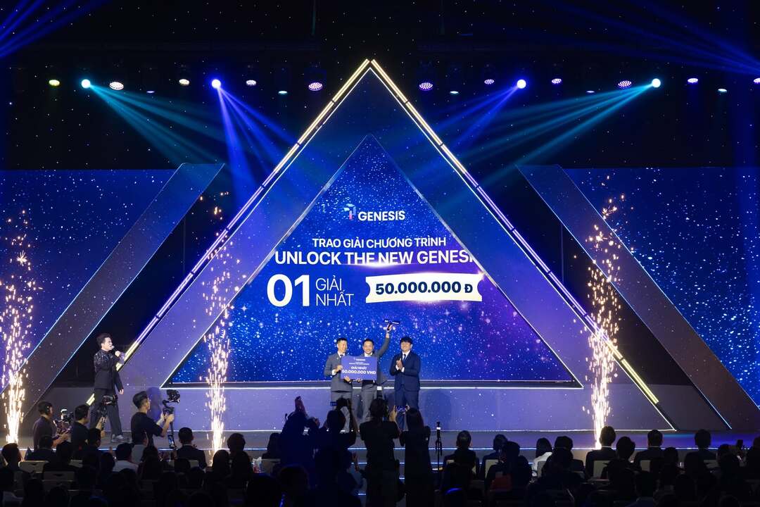 Nghi thức trao giải chương trình Unlock The New Genesis trị giá 50 triệu đồng